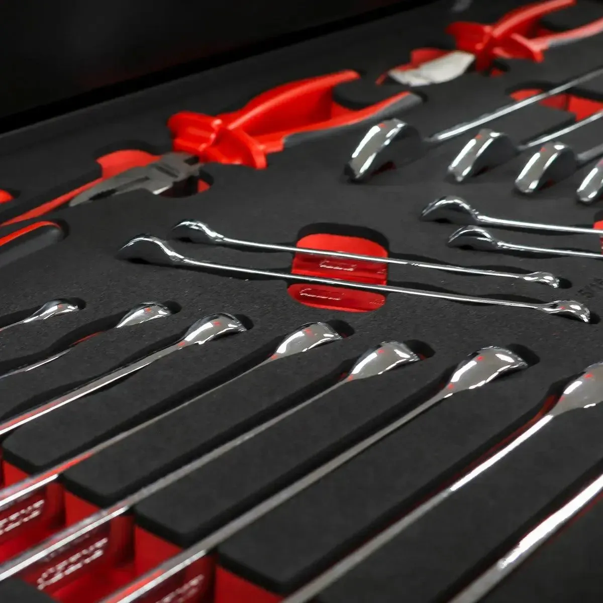 UTV Box Pro | 258-Piece Metric and SAE UTV Tool Set with 5-Drawer Hand Carry Tool Box - Image 9